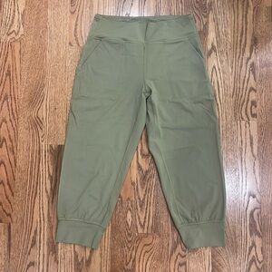 Lululemon Crop size 10 Like new